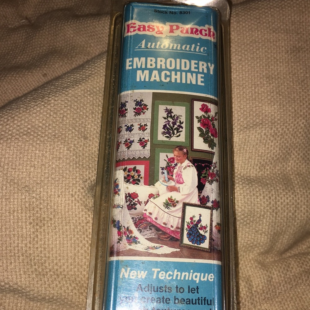 Easy punch automatic embroidery machine